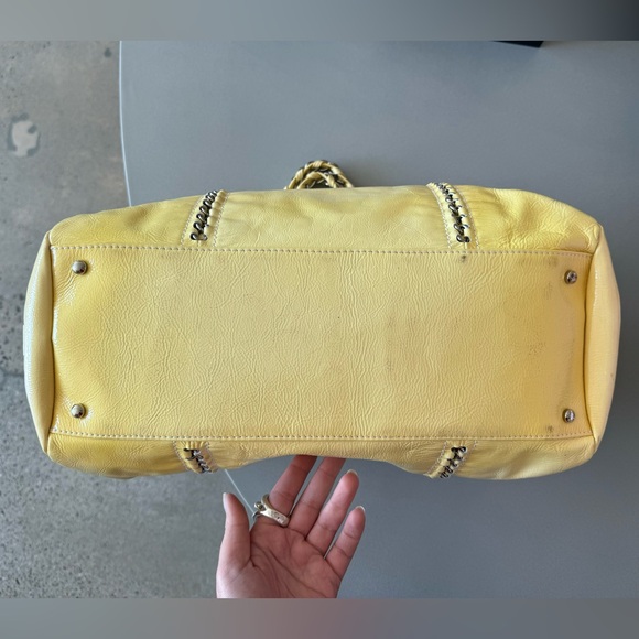 Chanel Patent leather Chain bag Yellow Silver Metal - Picture 4 of 10